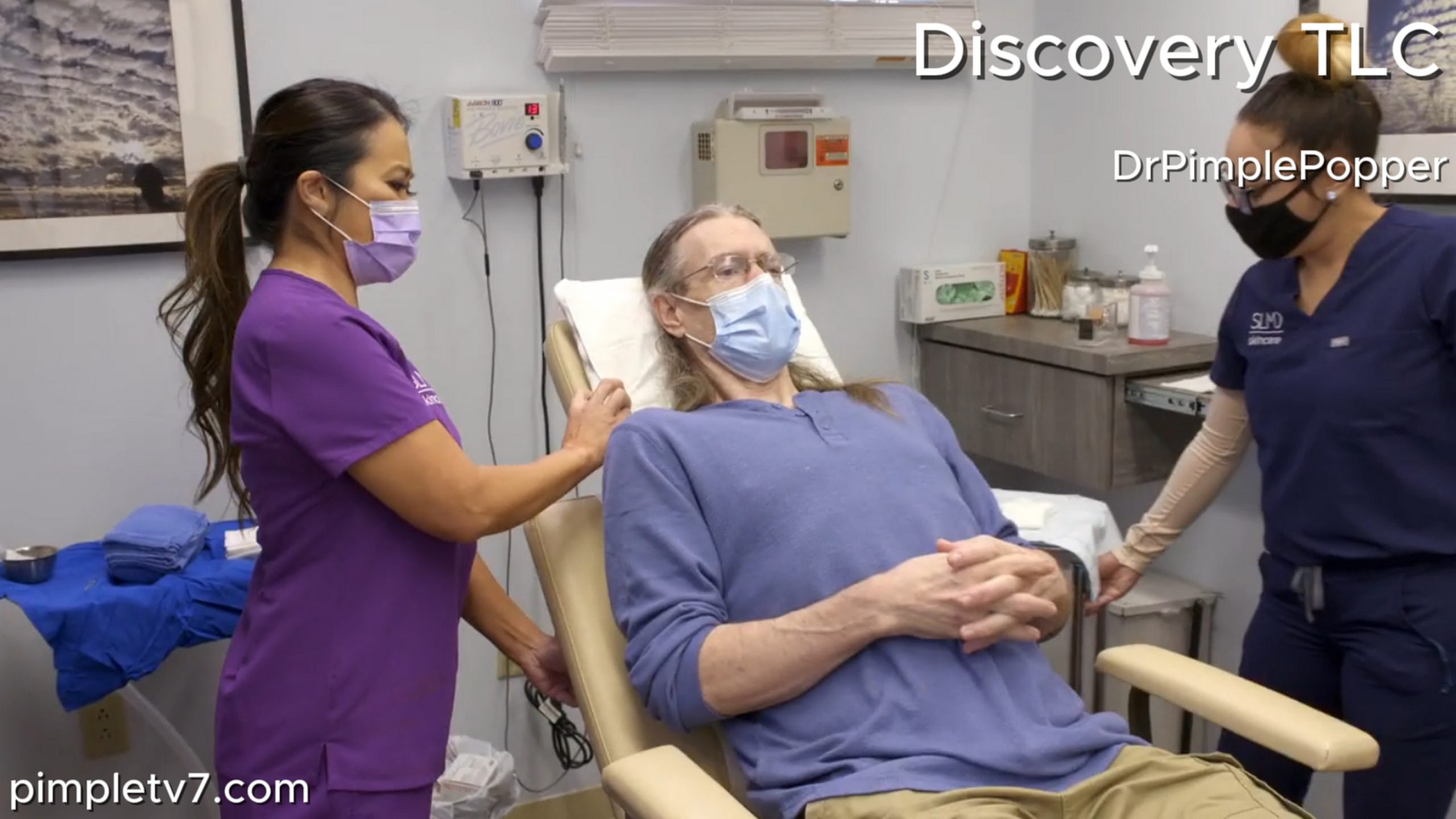 Bradley has a concerning growth that looks like raw meat on his leg. Dr. Pimple Popper 220626